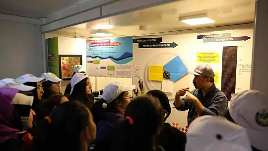 Güneş tutulmasını Fırat'ın incisi Rumkale'de izlediler