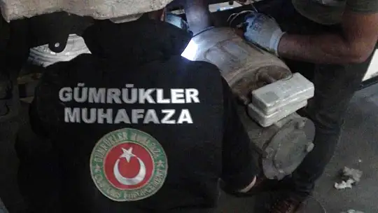 Habur Sınır Kapısı'nda 594 adet kaçak cep telefonu ele geçirildi