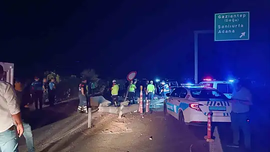 Hafif ticari araç güvenlik görevlilerinin bulunduğu kulübeye çarptı: 1 ölü, 3 yaralı