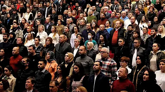 Haluk Levent Gaziantep'te ücretsiz sahne aldı