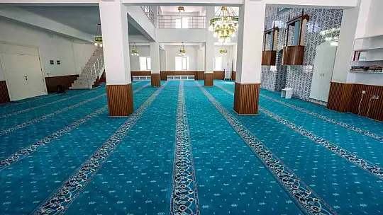 Hasarlı cami imece usulüyle yeniden ibadete açıldı