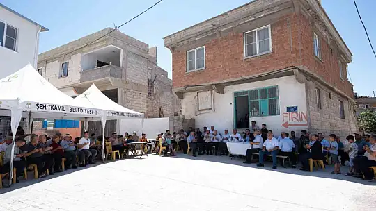 Hasarlı cami imece usulüyle yeniden ibadete açıldı
