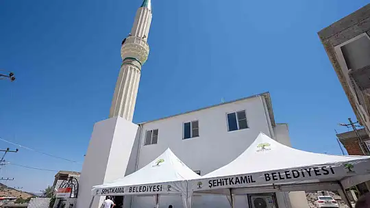 Hasarlı cami imece usulüyle yeniden ibadete açıldı