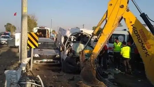 Hatalı sollama faciaya neden oldu: 2 ölü, 3 yaralı