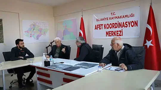 Hatipoğlu'ndan depremzedelere moral ziyareti