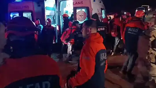 Helikopter kazasında şehit olan pilotların naaşı morga kaldırıldı