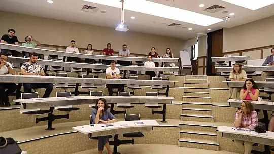 Hemşirelik eğitiminde 'Yenilikçi Öğretme ve Öğrenme' HKÜ'de mercek altına alındı