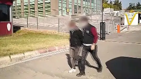 Hırsızlık ve kapkaç şüphelisi 8 sahte kimlikle yakalandı