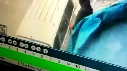 Hırsızlık yapmak isterken market çalışanlarının elinden kıl payı kurtuldu