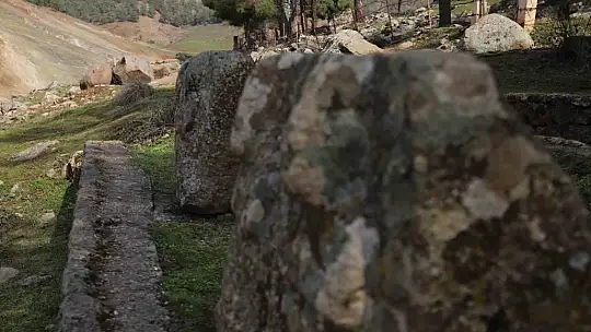 Hitit heykelleri depremden hasarsız kurtuldu