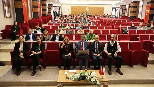 HKÜ'de 'Filistin Meselesi' panellerinin ikincisi gerçekleştirildi
