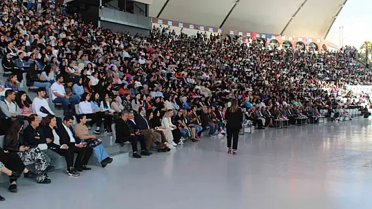 HKÜ'de 2 bine yakın yeni öğrenci oryantasyon programıyla eğitime başladı