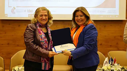 HKÜ'de ilham veren kadınlar buluşması
