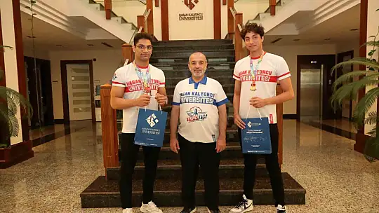 HKÜ'lü milli sporculardan yüzmede çifte başarı