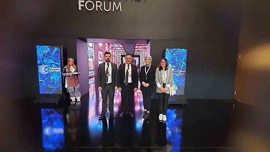 HKÜ'lü öğrenciler 3. Antalya Diplomasi Forumu'nda üst düzey diplomatlarla buluştu
