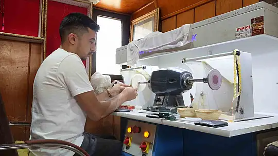 Hobi olarak başladığı tespih üretimi mesleği haline geldi