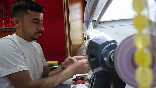 Hobi olarak başladığı tespih üretimi mesleği haline geldi