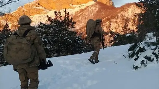İçişleri Bakanlığınca, Hatay, Osmaniye, Gaziantep İllerinde Eren-8 Amanoslar Operasyonu başlatıldı.