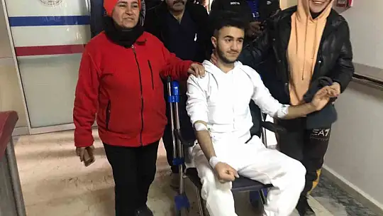 İdrarını içip annesinin çiçeklerini yiyerek hayatta kaldı, 17 yaşındaki Adnan enkaz altındaki 94 saati İHA'ya anlattı