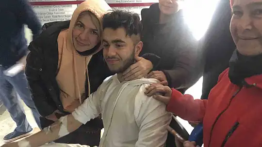 İdrarını içip annesinin çiçeklerini yiyerek hayatta kaldı, 17 yaşındaki Adnan enkaz altındaki 94 saati İHA'ya anlattı