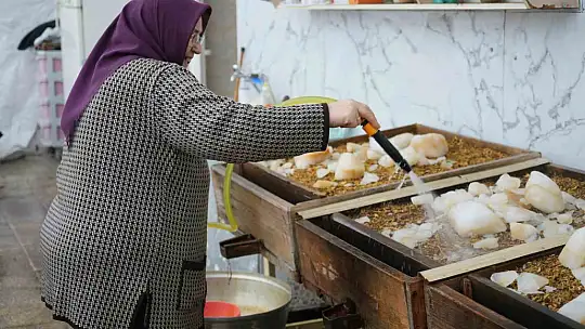 İftar sofralarının vazgeçilmez içeceği meyan şerbeti için yoğun mesai