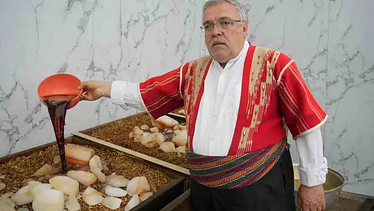 İftar sofralarının vazgeçilmez içeceği meyan şerbeti için yoğun mesai