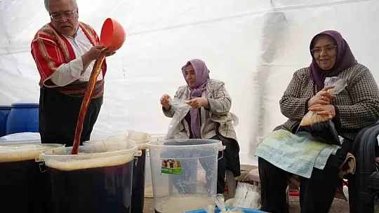 İftar sofralarının vazgeçilmez içeceği meyan şerbeti için yoğun mesai