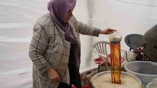 İftar sofralarının vazgeçilmez içeceği meyan şerbeti için yoğun mesai