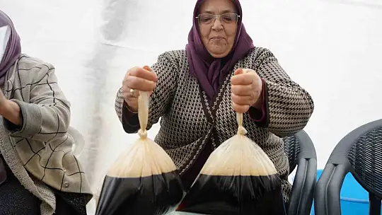 İftar sofralarının vazgeçilmez içeceği meyan şerbeti için yoğun mesai