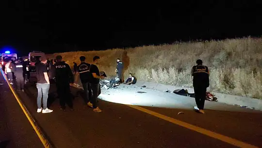 İki motosiklet çarpıştı, 2 sürücü de hayatını kaybetti