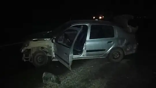 İki otomobilin çarpıştı: 3 kişi yaralandı