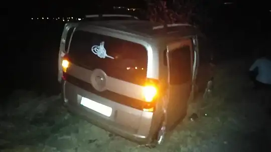 İki otomobilin çarpıştı: 3 kişi yaralandı