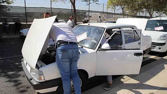 İkinci el otomobillere bakan çok, alan yok