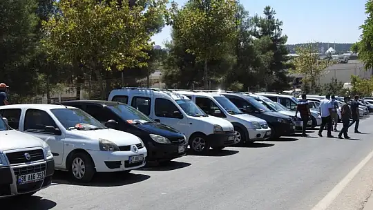 İkinci el otomobillere bakan çok, alan yok