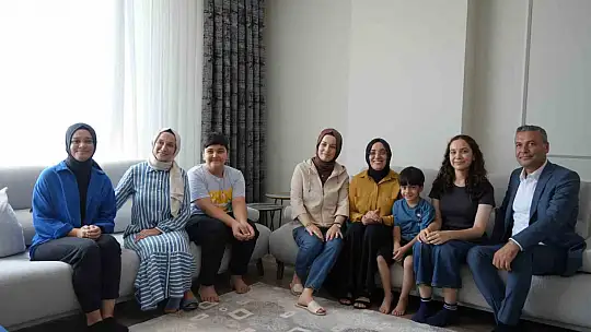 İl Milli Eğitim Müdürü'nün kızı YKS'de Türkiye dördüncüsü oldu
