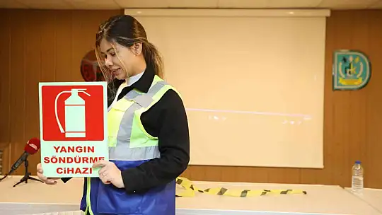 İlkokul öğrencilerine trafikte güvenlik eğitimi