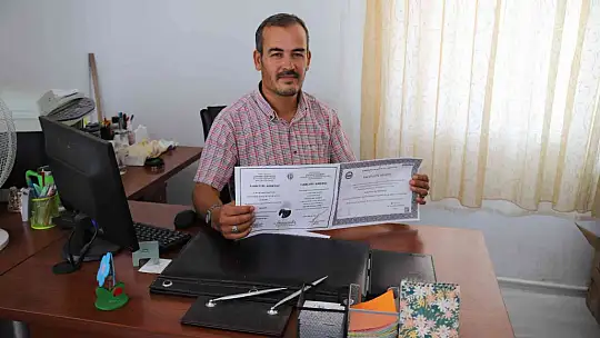 İlkokulda 'doçent' öğretmen