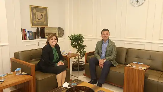 İmamoğlu Fatma Şahin'i ziyaret etti