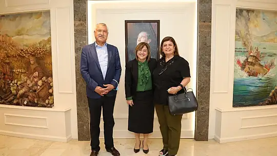 İmamoğlu Fatma Şahin'i ziyaret etti