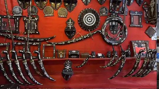 İngiliz askerinin tüfeğini tamir ettirmesiyle yeniden tanındı