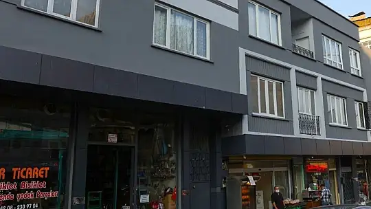 İnönü Caddesi'nde bina cepheleri yenileniyor