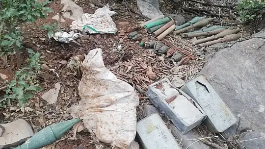 Irak kuzeyinde terör örgütü PKK'ya ait malzemeler ele geçirildi