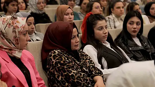 İş ve Kariyer Merkezi, kentteki istihdam oranını artırıyor