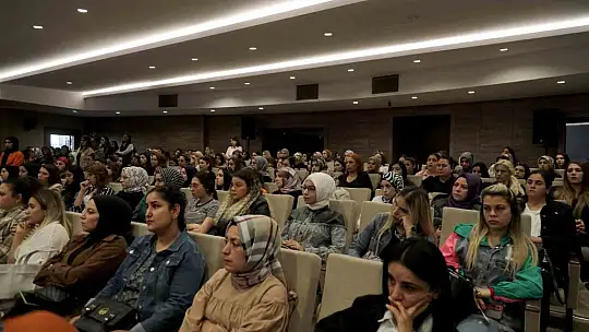 İş ve Kariyer Merkezi, kentteki istihdam oranını artırıyor
