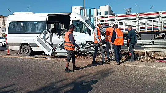 İşçi servisi bariyerlere saplandı: 1 ölü, 5 yaralı