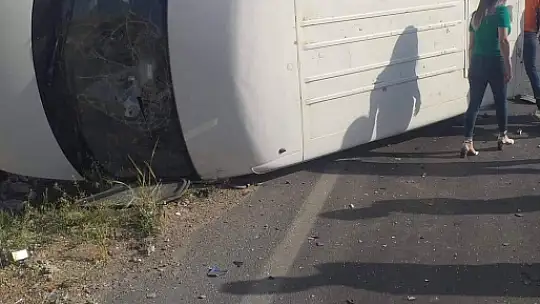 Gaziantep'te işçi servisi otomobille çarpıştı: 9 yaralı