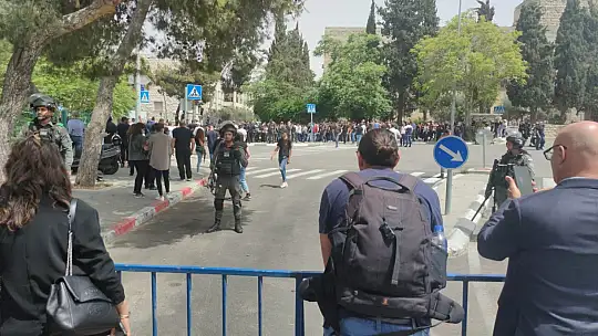 İsrail güçlerinin öldürdüğü gazeteci Akleh son yolculuğuna uğurlandı