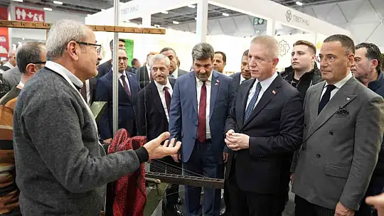 İstanbul Valisi Davut Gül Gaziantepli halıcıları yalnız bırakmadı