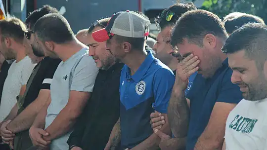 İzmir'deki feci kazada hayatını kaybedenler toprağa verildi
