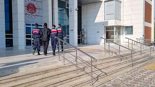 Jandarma aranması bulunan 83 şahsı yakaladı